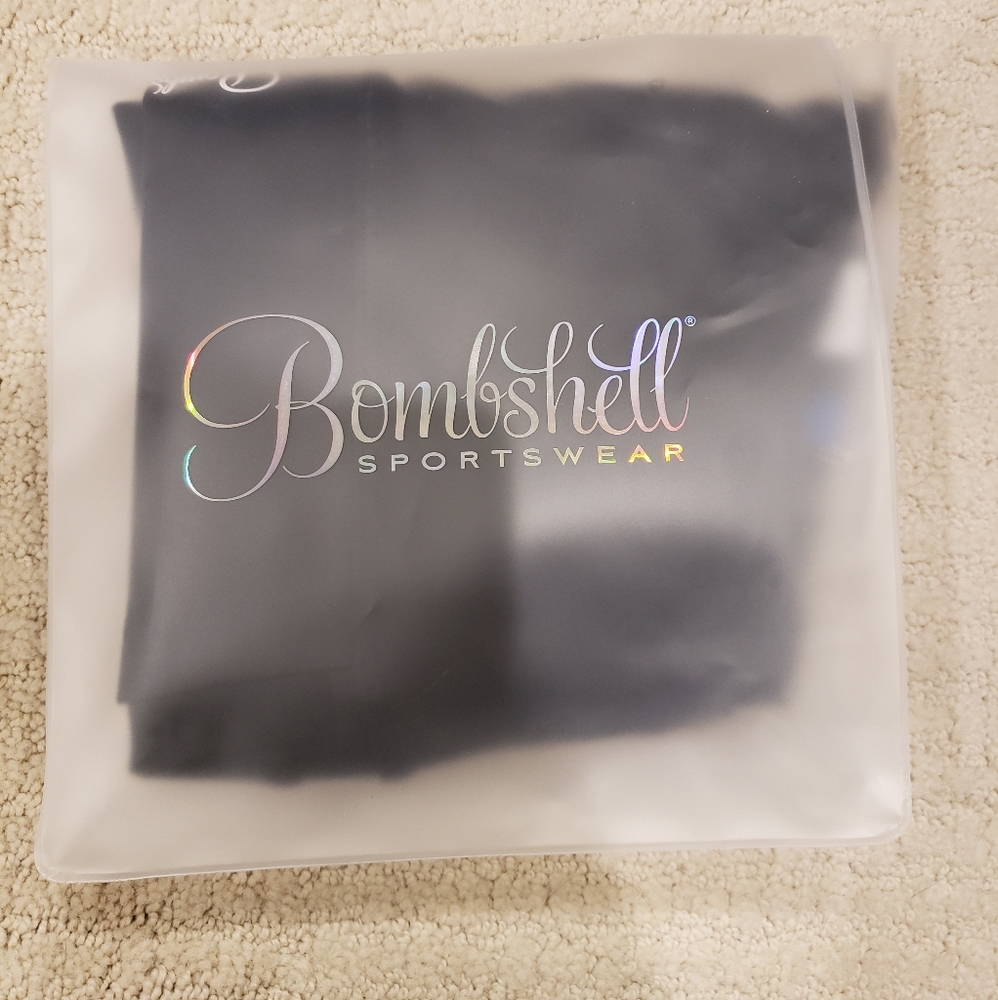 Bombshell Scrunch Thigh High Leggings - Picture 5 of 6